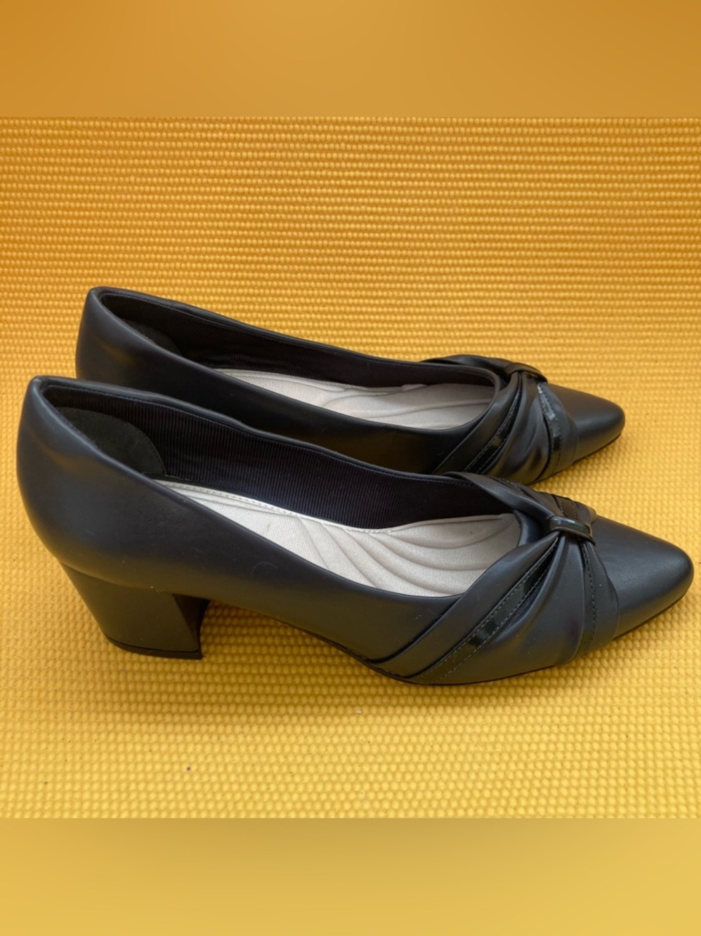 Easy Street Millie Pump Color Navy size 11